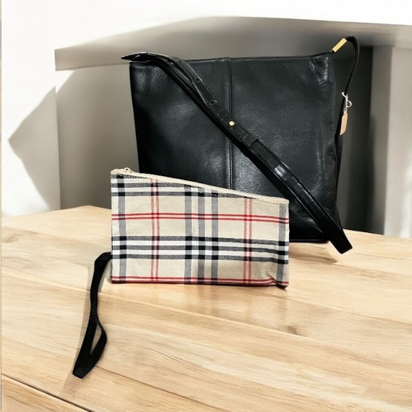 Burberry Handbags - Burberry Black Leather Shoulder Bag with Plaid Pouch & Interior